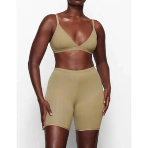 SKIMS Fits Everybody Bike Short, Khaki, Small